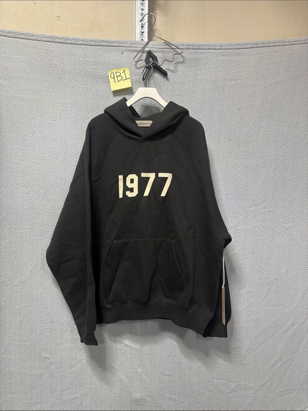 Essentials fear of God medium hoodie NWT